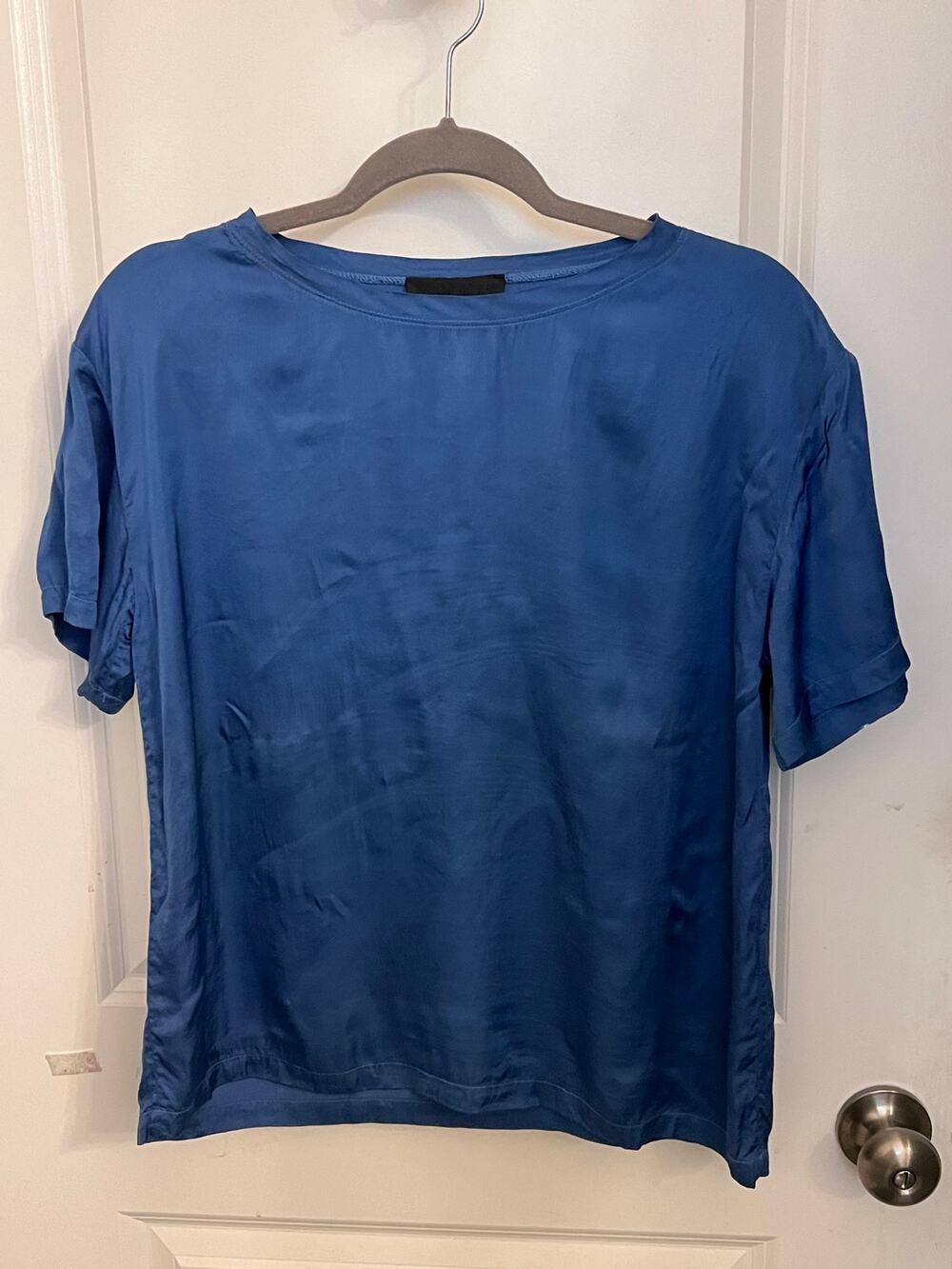 Nili Lotan short-sleeve fluid Rayon Satin top Small blue Old money Quiet Luxury